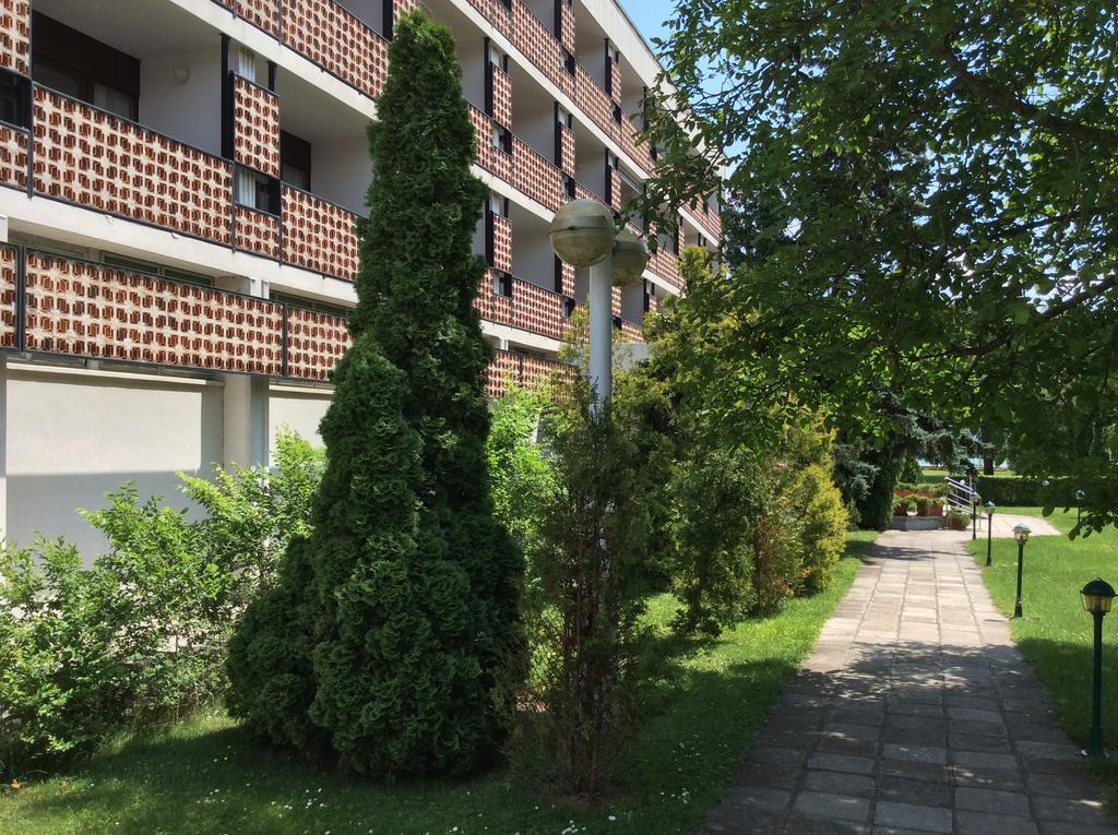 HOTEL UNI BALATONF RED 3 Magyarorsz g HUF 28623 rt l BOOKED